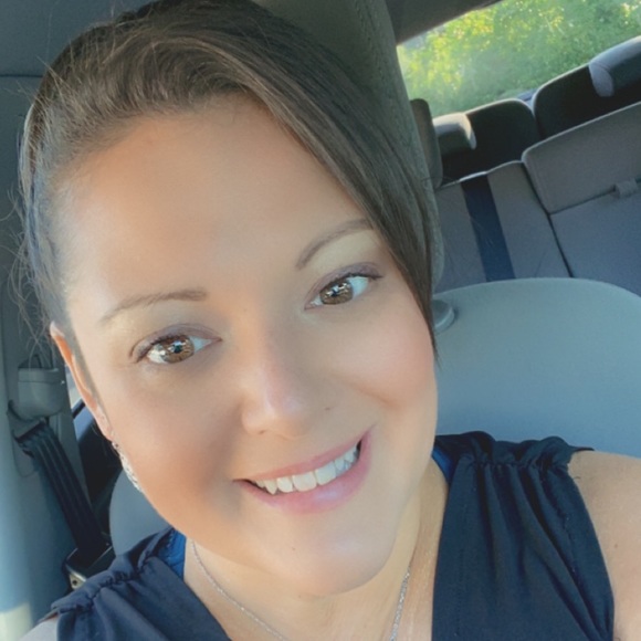 Meet your Posher, Mauri - Picture 1 of 2